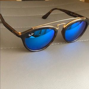Sunglasses - Ray-Ban - Lightly Used / Like-New